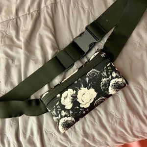 Fanny Pack that is the perfect size!